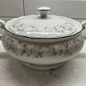 Sheffield Fine China Classic 501 Casserole Dish With Lid